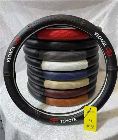 Toyota-specifik perforerad rattkåpa i läder